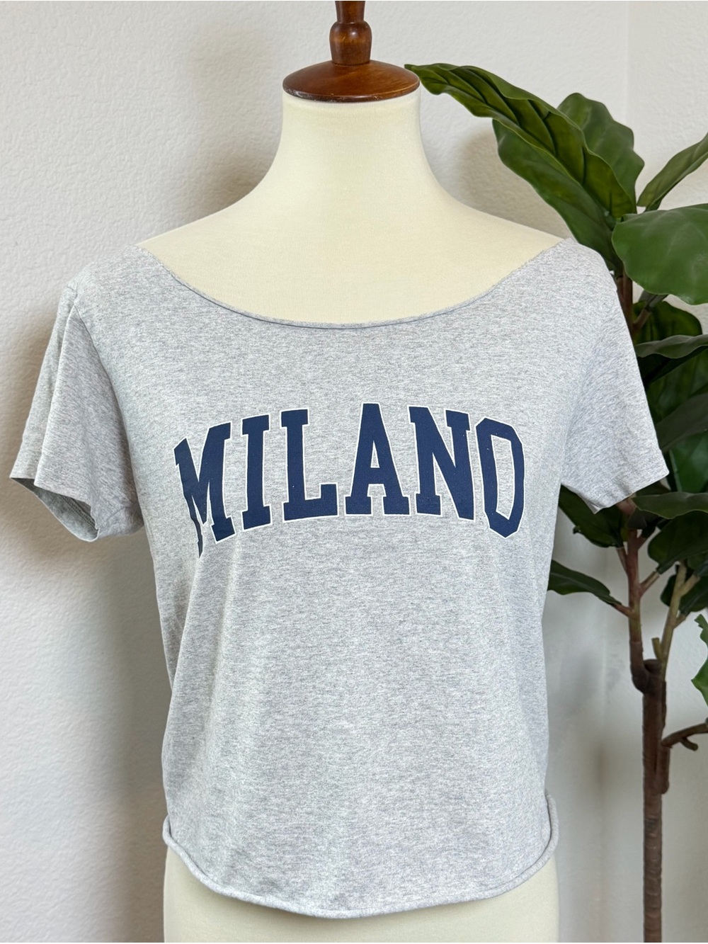 Brandy Melville John Galt "Milano" Graphic Tee - Picture 3 of 8